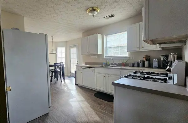 2721 RUNWAY LAKE LN, Snellville, GA 30039