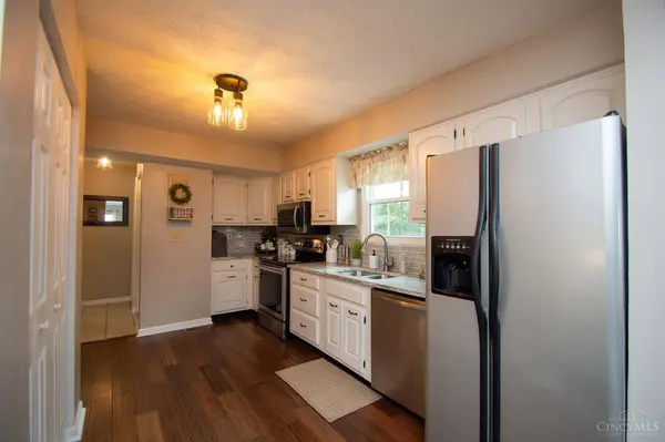 3281 Greenwich Dr, Fairfield, OH 45014