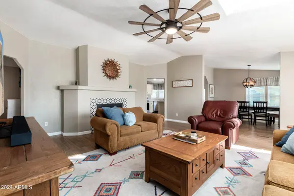 2400 E BASELINE Avenue #233, Apache Junction, AZ 85119