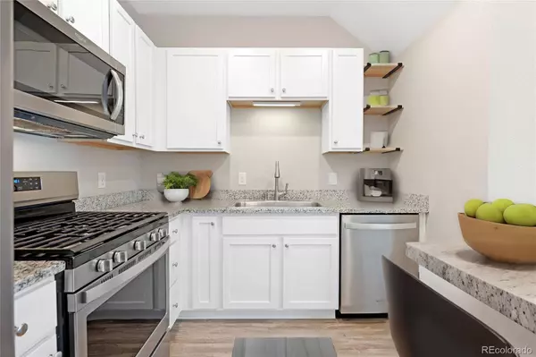 1073 Oak CIR, Denver, CO 80215