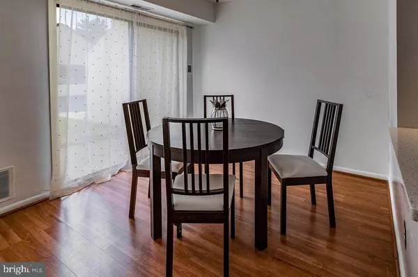 2 W AZALEA LN, Mount Laurel, NJ 08054