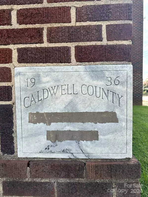 901 Ashe AVE NW, Lenoir, NC 28645