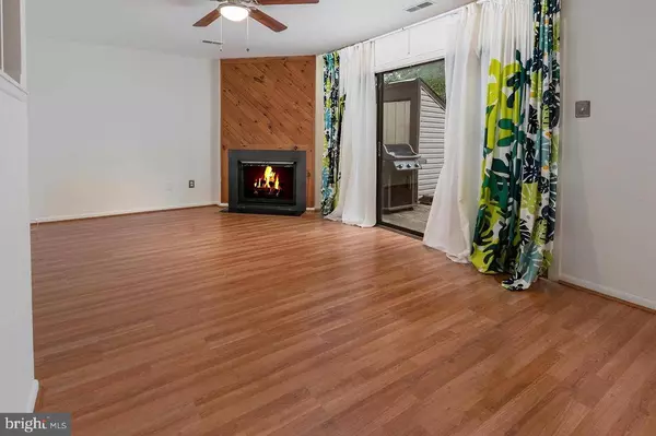 2 W AZALEA LN, Mount Laurel, NJ 08054