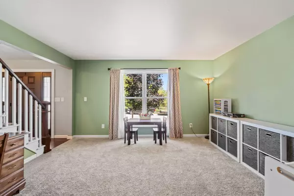 285 Brian Ct, Port Washington, WI 53074