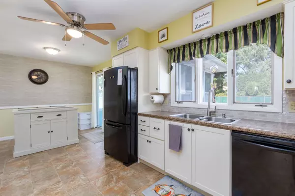 1 Upland RD, Essex Junction, VT 05452