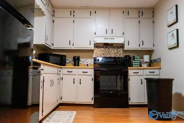 306 Woodall Lane, Scottsboro, AL 35768