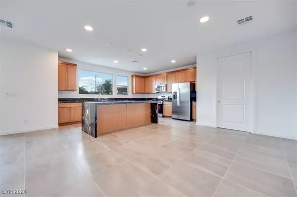 1418 Crimson Sunbird Avenue, North Las Vegas, NV 89084