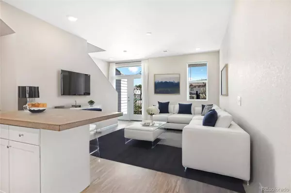 1073 Oak CIR, Denver, CO 80215