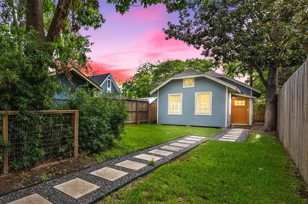 1646 Arlington ST, Houston, TX 77008