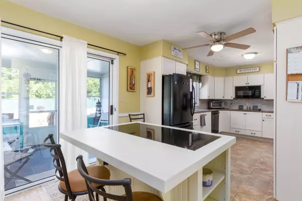 1 Upland RD, Essex Junction, VT 05452