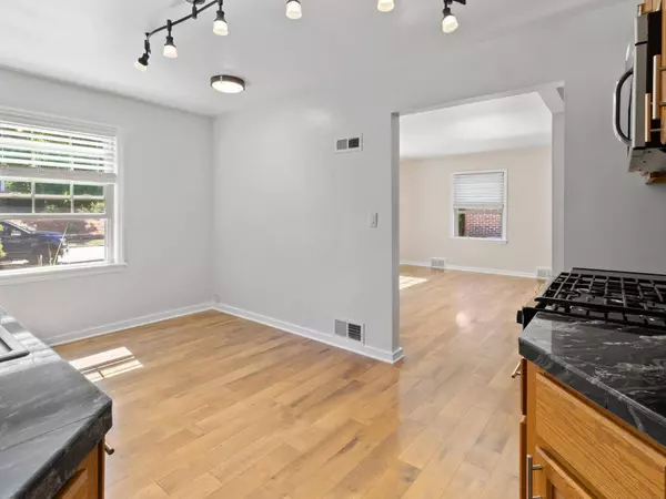 452 E Waterford Ave, Milwaukee, WI 53207