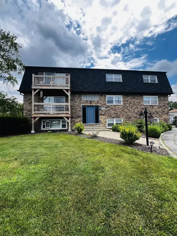 10608 S 83rd Court, Palos Hills, IL 60465