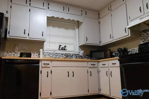 306 Woodall Lane, Scottsboro, AL 35768