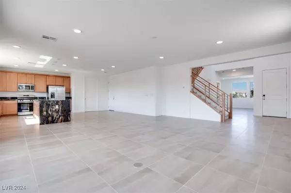 1418 Crimson Sunbird Avenue, North Las Vegas, NV 89084