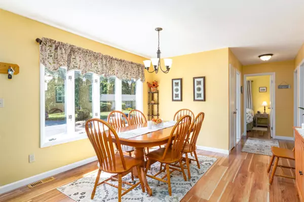 1 Upland RD, Essex Junction, VT 05452