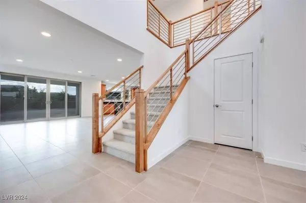 1418 Crimson Sunbird Avenue, North Las Vegas, NV 89084