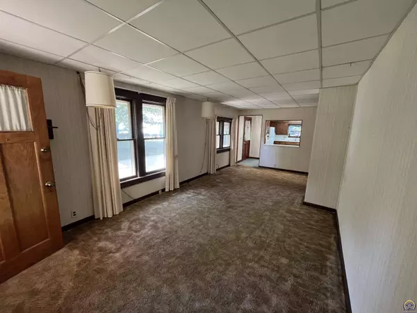 1187 SW Medford AVE, Topeka, KS 66604