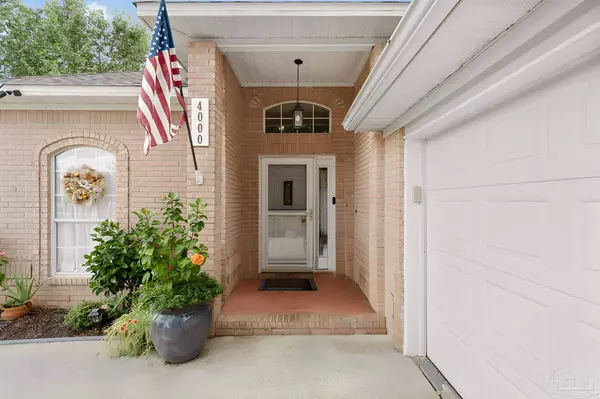4000 Longwood Cir, Gulf Breeze, FL 32563