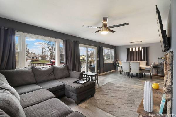 721 Kingston BLVD, Mchenry, IL 60050