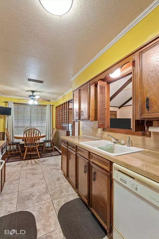 7600 Kempton Park Drive, Shreveport, LA 71129