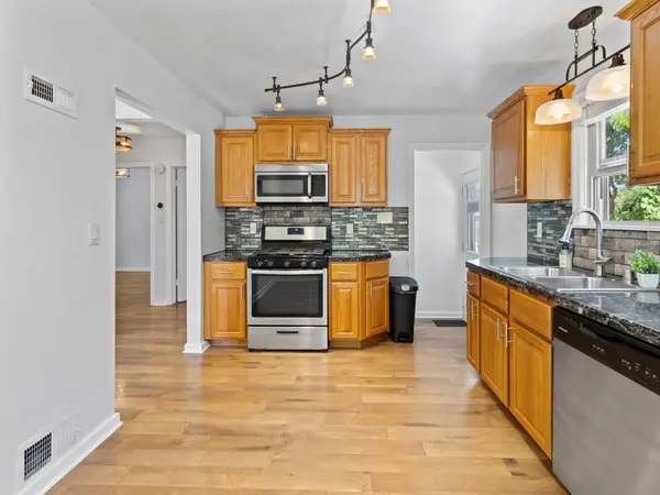 452 E Waterford Ave, Milwaukee, WI 53207