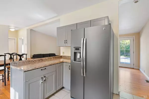 9381 N State ST, Redwood Valley, CA 95470