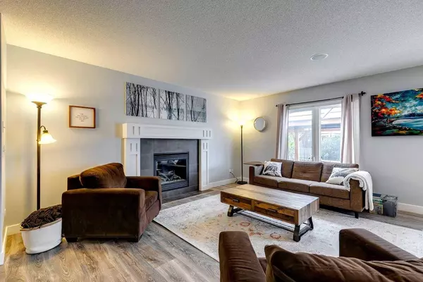 105 Copperpond Bay SE, Calgary, AB T2Z0R2