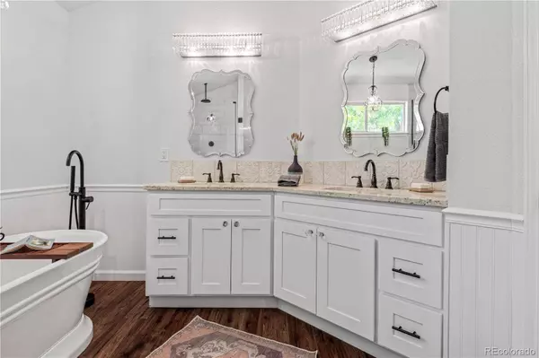 2055 S Gray AVE, Lakewood, CO 80227