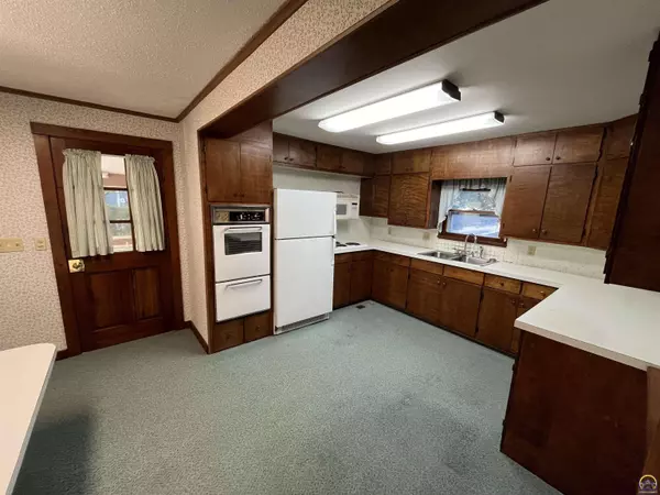 1187 SW Medford AVE, Topeka, KS 66604