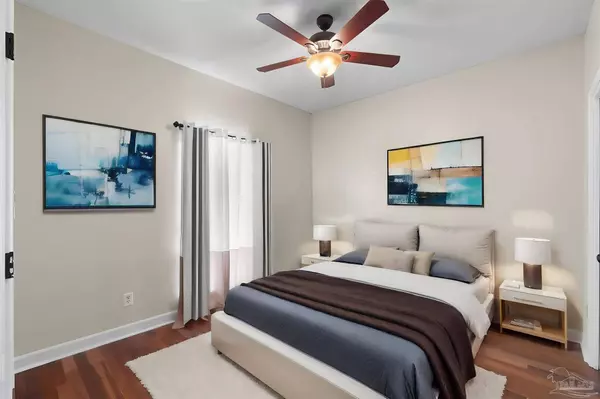 4000 Longwood Cir, Gulf Breeze, FL 32563