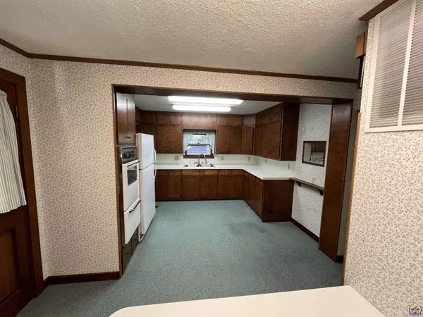 1187 SW Medford AVE, Topeka, KS 66604