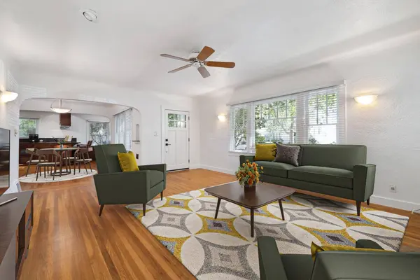 526 36th ST, Sacramento, CA 95816