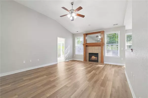 212 Campbell DR, Lawrence, KS 66049