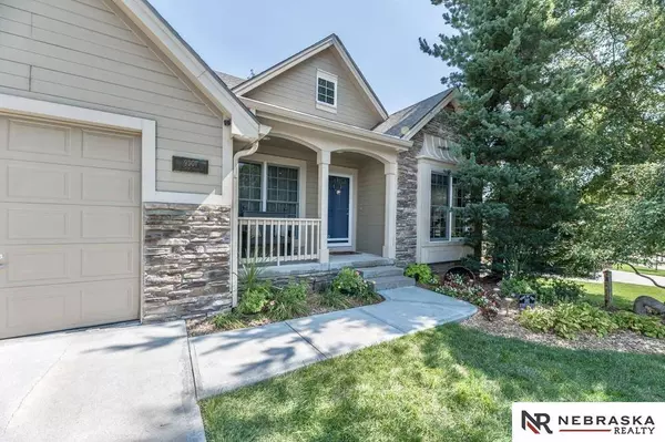 9307 S 28th Avenue, Bellevue, NE 68147