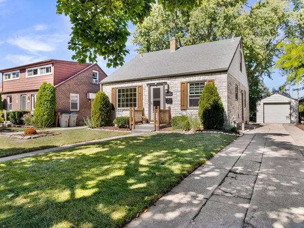 452 E Waterford Ave, Milwaukee, WI 53207