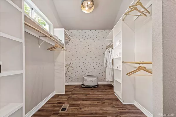 2055 S Gray AVE, Lakewood, CO 80227