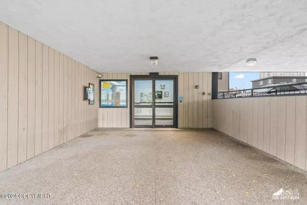 201 Barrow ST #207, Anchorage, AK 99501