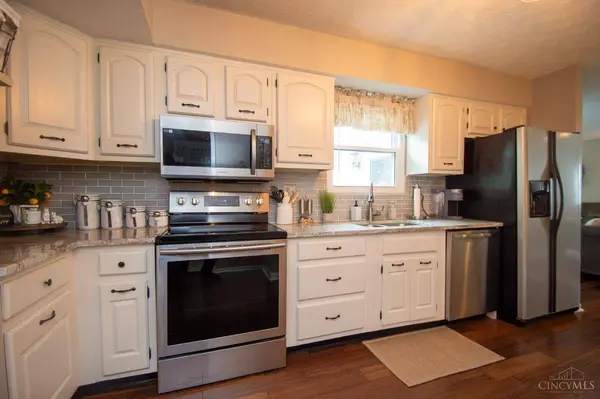 3281 Greenwich Dr, Fairfield, OH 45014