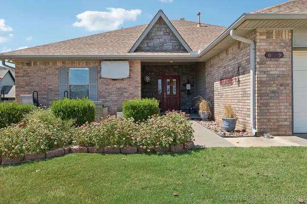 619 S Timberridge DR, Cushing, OK 74023