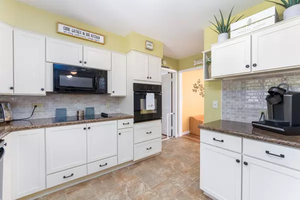 1 Upland RD, Essex Junction, VT 05452