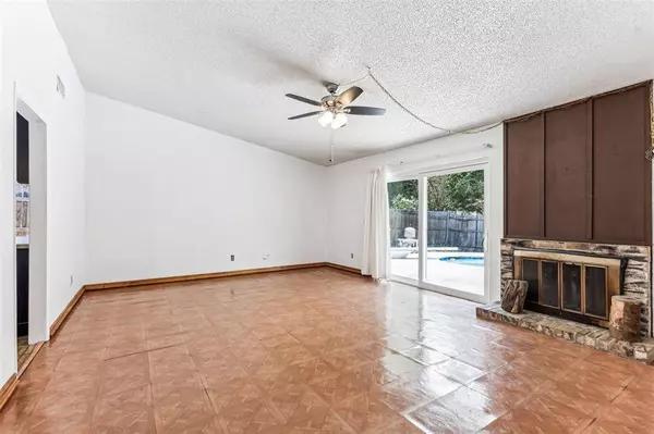 1808 Wickersham Drive, Arlington, TX 76014