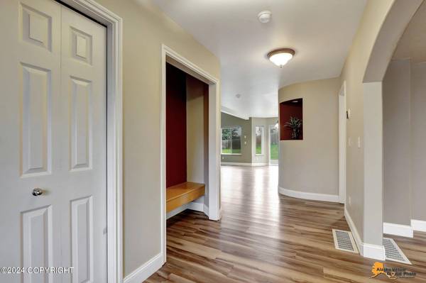 5988 Muirwood DR, Anchorage, AK 99502