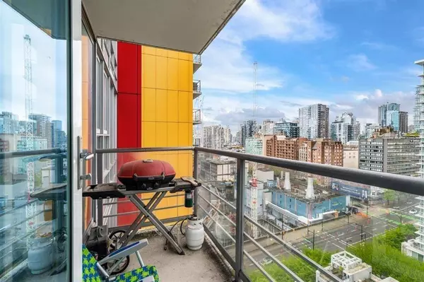 111 W GEORGIA ST #1806, Vancouver, BC V6B 1T8