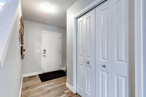 105 Copperpond Bay SE, Calgary, AB T2Z0R2