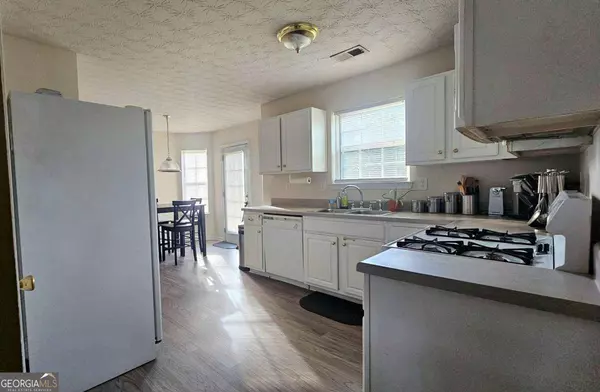 2721 RUNWAY LAKE LN, Snellville, GA 30039