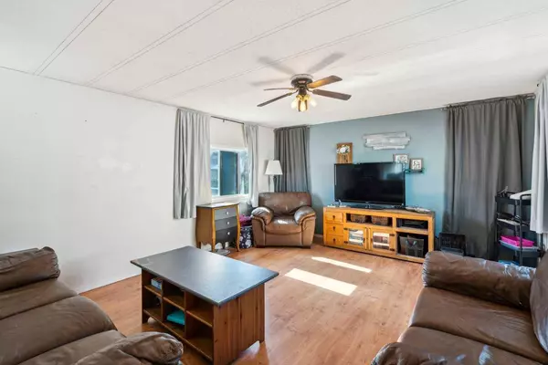 80 Spring Haven Close SE, Airdrie, AB T4A 1G1