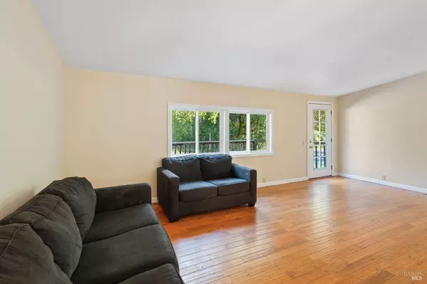 9381 N State ST, Redwood Valley, CA 95470