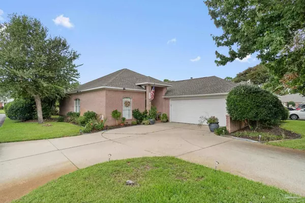 4000 Longwood Cir, Gulf Breeze, FL 32563