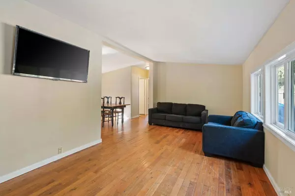 9381 N State ST, Redwood Valley, CA 95470