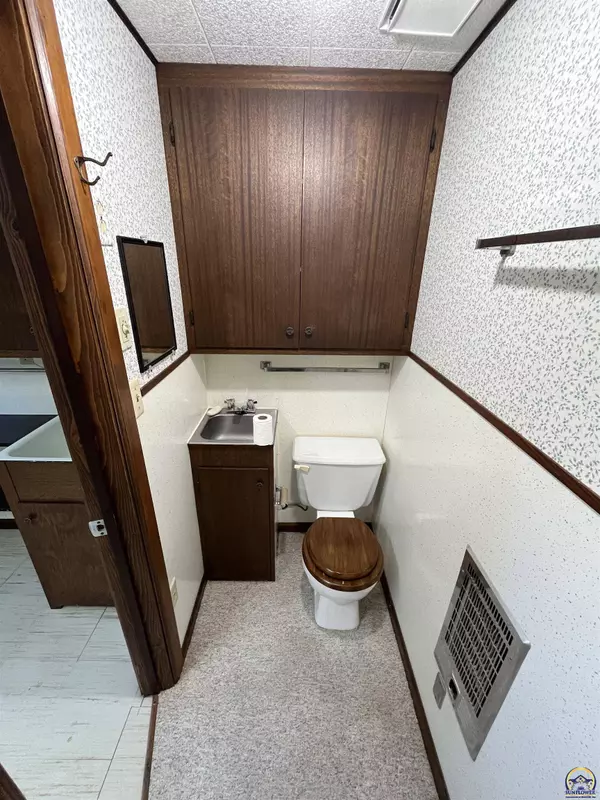 1187 SW Medford AVE, Topeka, KS 66604